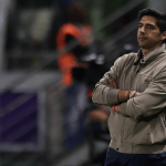 'Dor de cabeça': como Abel prepara Palmeiras para três decisões na temporada