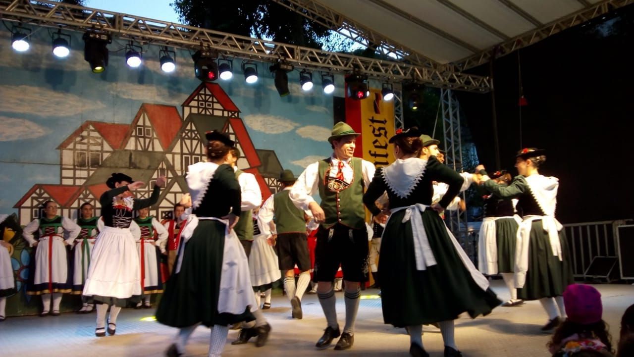 Betim recebe a Oktoberfest 2026 com gastronomia, jogos germânicos e rock ao vivo