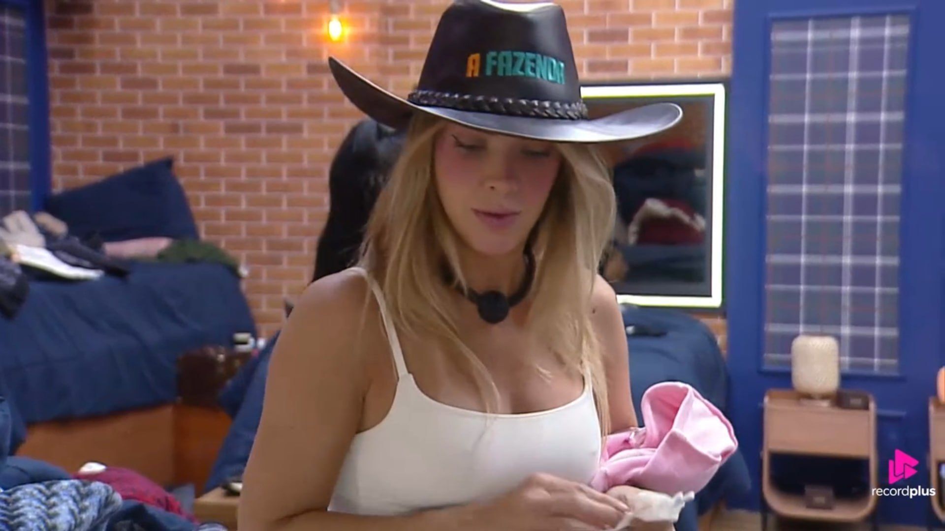 Em primeiro ato como Fazendeira, Ana Bruna ameaça: 'Vou botar pra quebrar'