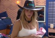Em primeiro ato como Fazendeira, Ana Bruna ameaça: 'Vou botar pra quebrar'