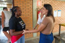 Ana Elisa vota em Divinópolis