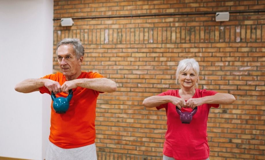 Após os 60 anos, veja 4 exercícios de poucos minutos que ajudam a preservar a massa muscular