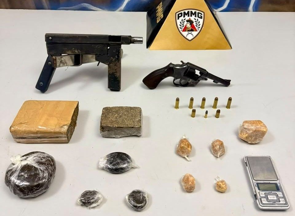 Quatro homens são presos com drogas, revolver e até uma submetralhadora em Ipatinga