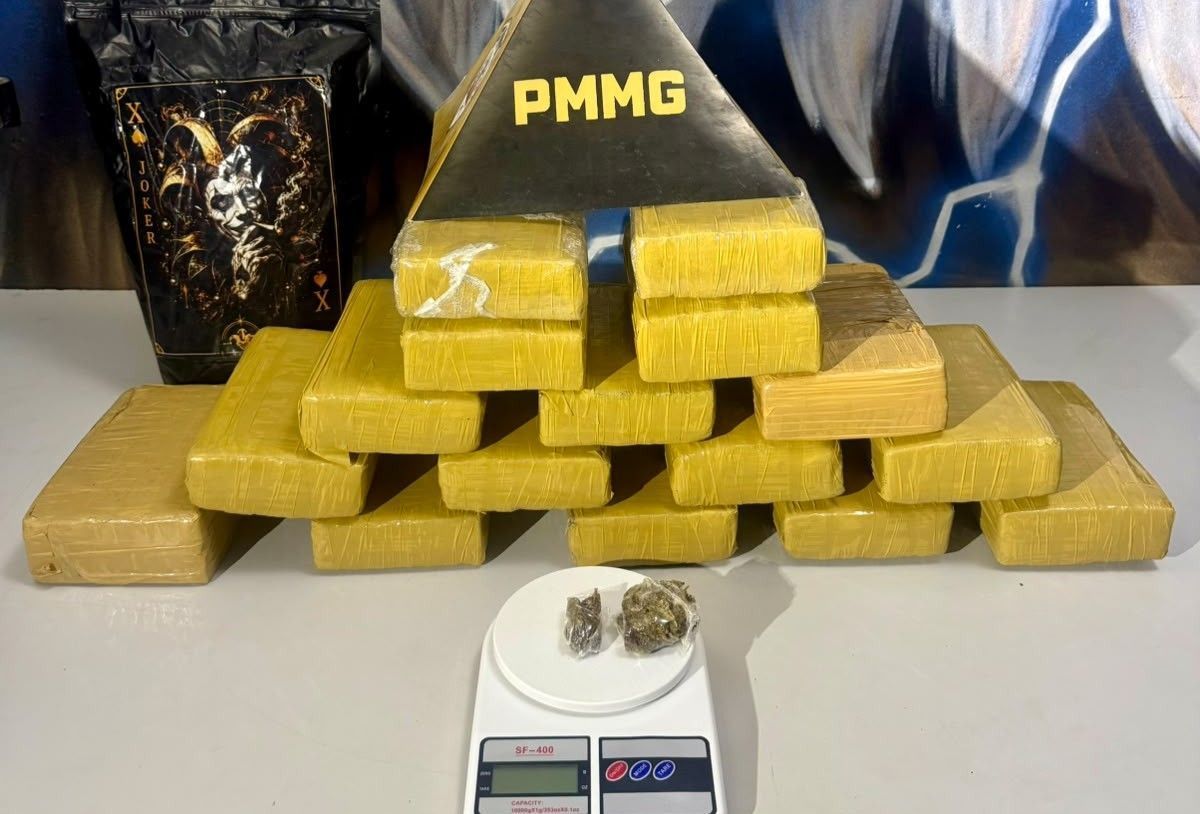 Operações policiais apreendem 30 barras de maconha em duas ocorrências no Vale do Aço