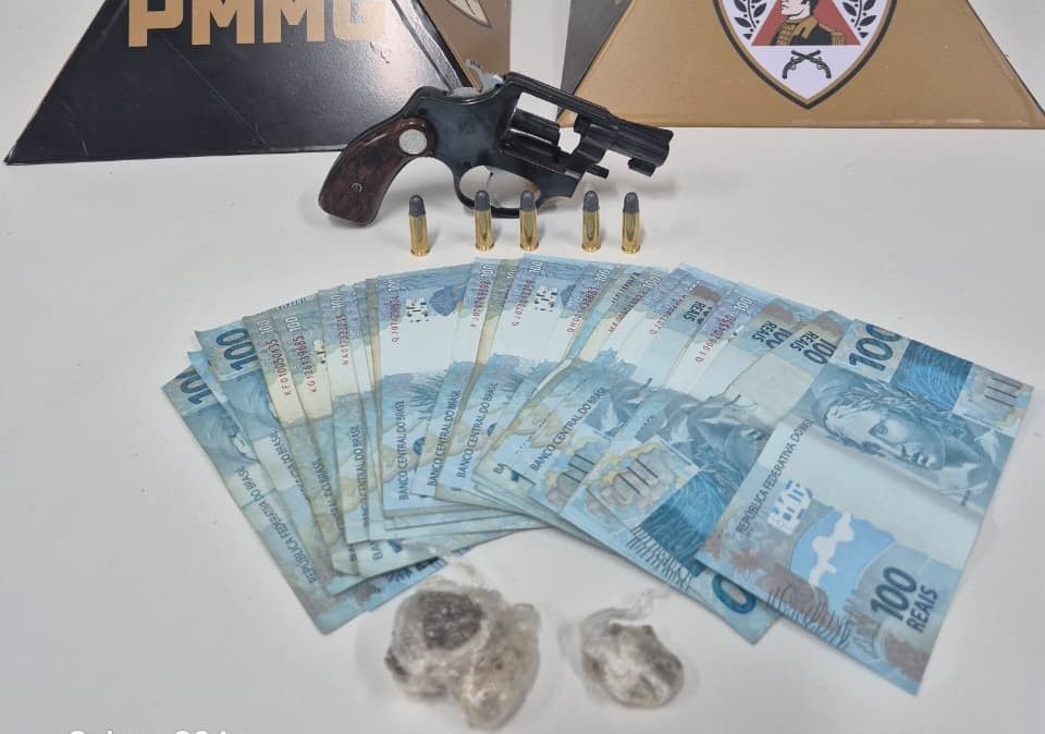 Homem é preso por porte ilegal de arma de fogo, direção perigosa e consumo de drogas em Coronel Fabriciano