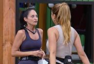 Mônica expulsa? Ariella acusa peoa de agressão durante briga em A Fazenda 18