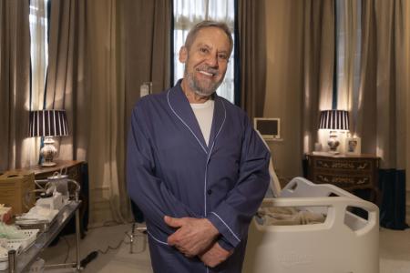 Ator veterano ganha papel sem falas em novela vertical da Globo: 'Tanta raiva'