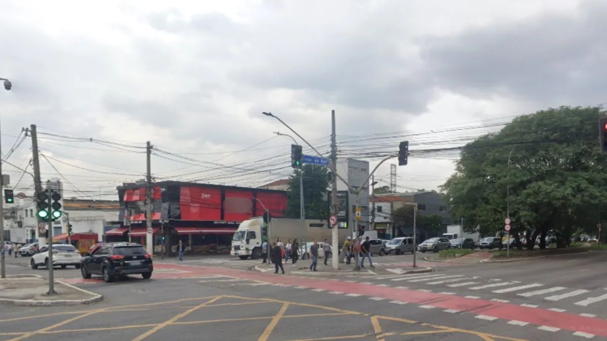 Policial civil que dirigia bêbado é preso após atropelar pedestres, entre eles uma criança, em SP