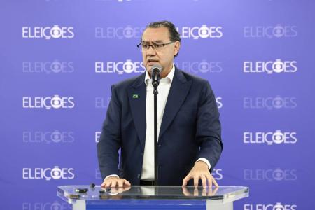 Augusto Cury (Avante) durante coletiva