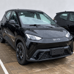 BYD Dolphin Mini 2027 ganha pneus mais largos, novas rodas e aerofólio do modelo europeu