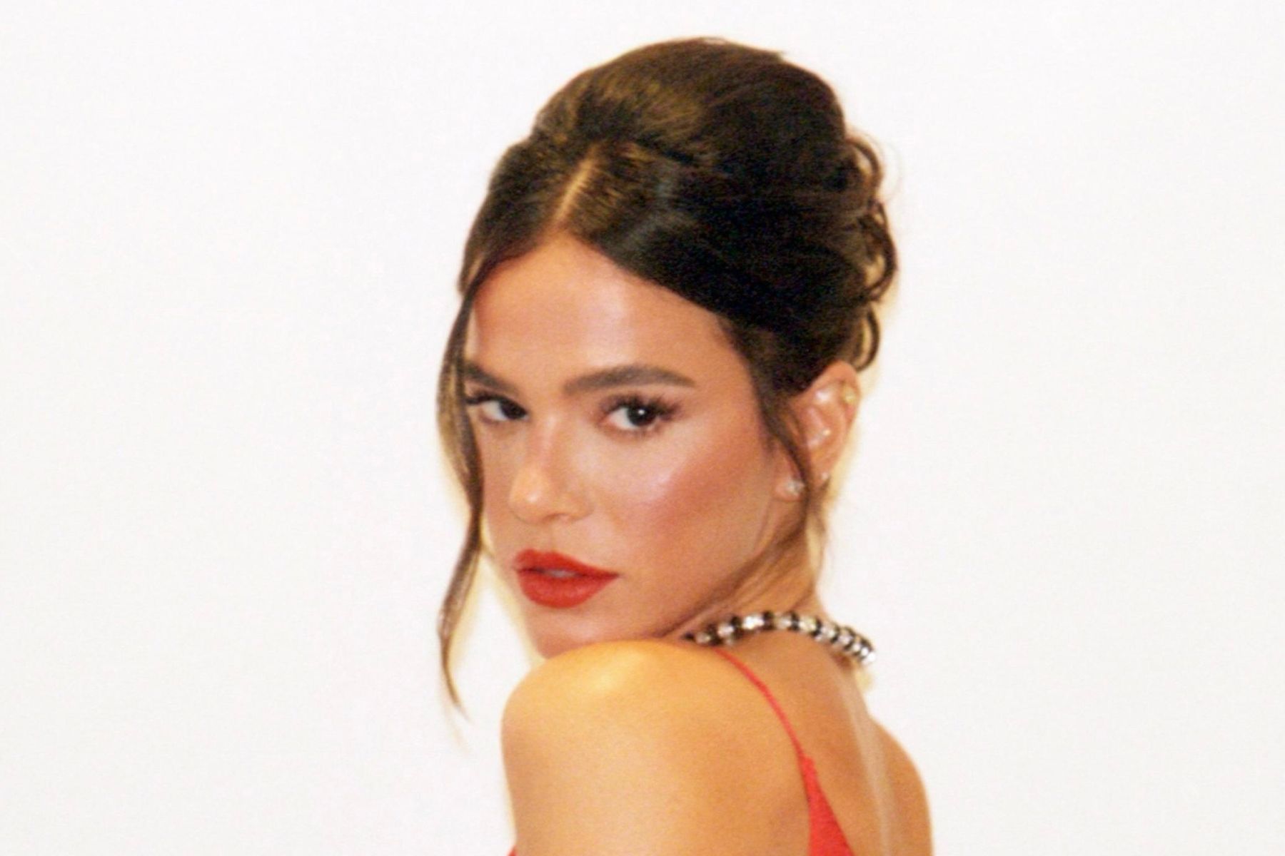 Bruna Marquezine é anunciada em série internacional e web reage: ‘Ela merece’