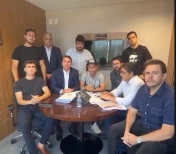 Reunião de Flávio Bolsonaro com Cleitinho Azevedo e membros do PL de Minas