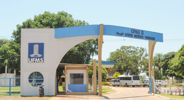 Concurso da UFMS abre 42 vagas para professores com salários de até R$ 13,7 mil