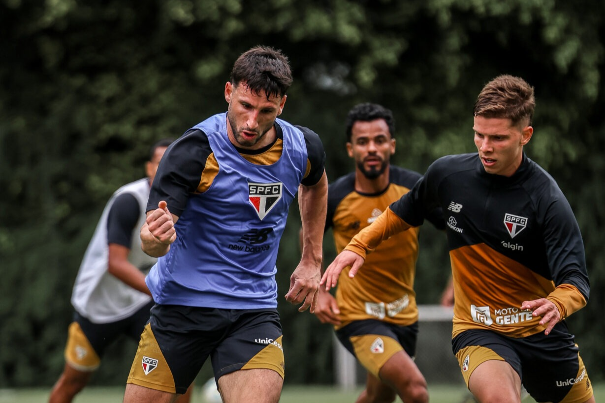 São Paulo tem dois reforços em treino preparatório para jogo contra o Bahia