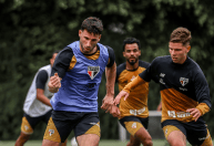 São Paulo tem dois reforços em treino preparatório para jogo contra o Bahia