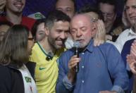 Após reeleição, Lula agradece a Janones por papel 'exponencial' na campanha: 'Nosso general'