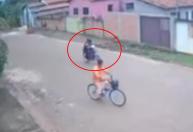 Vídeo: criança é sequestrada a caminho da escola, consegue fugir e suspeito acaba preso em MG