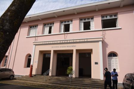Estagiários da Funed relatam problemas após terceirização da gestão do programa de estágio