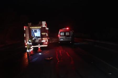 Motorista de ambulância morre em acidente com carreta na BR-354 em MG