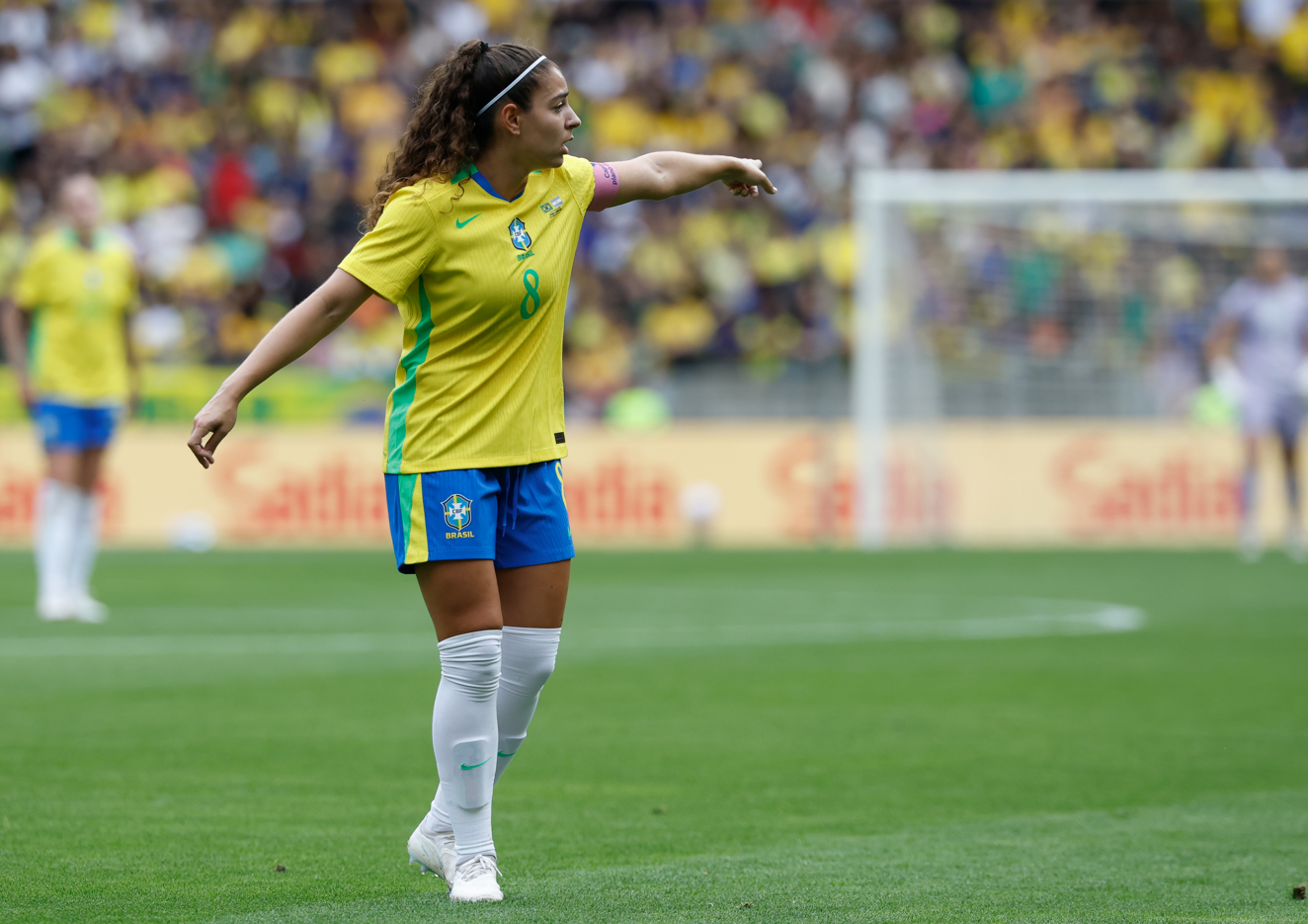 Bruninha e Angelina são cortadas da Seleção Brasileira por lesões