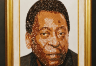 Santos incorpora obra de artista sérvia ao Museu Rei Pelé; veja imagens