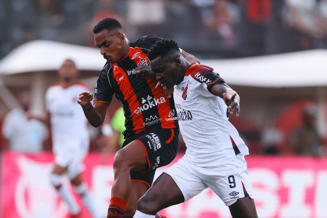 Vitória e Athletico-PR ficam no empate no Barradão pelo Brasileirão