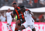 Vitória e Athletico-PR ficam no empate no Barradão pelo Brasileirão