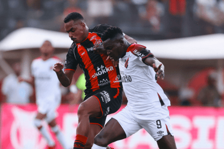 Equipes se enfrentaram no Barradão neste sábado (24)
