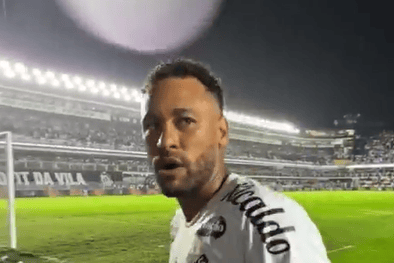 Neymar se revoltou com expulsão em Santos x Bahia