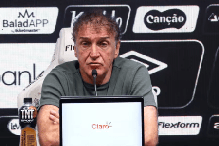 Cuca, técnico do Santos