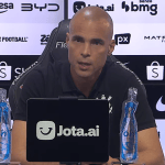 Diretor do Corinthians avalia trabalho de Seedorf: 'Surpreendeu a todos'