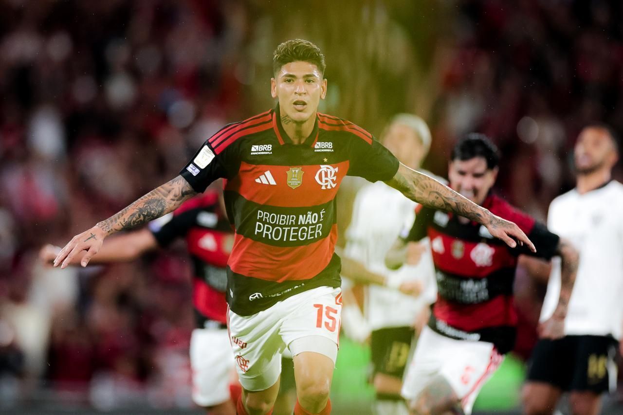 Atlético sofre virada no fim e vê Flamengo reassumir liderança do Brasileiro