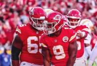 Chiefs, Bills e Texans vencem; veja os resultados da NFL deste domingo (18)
