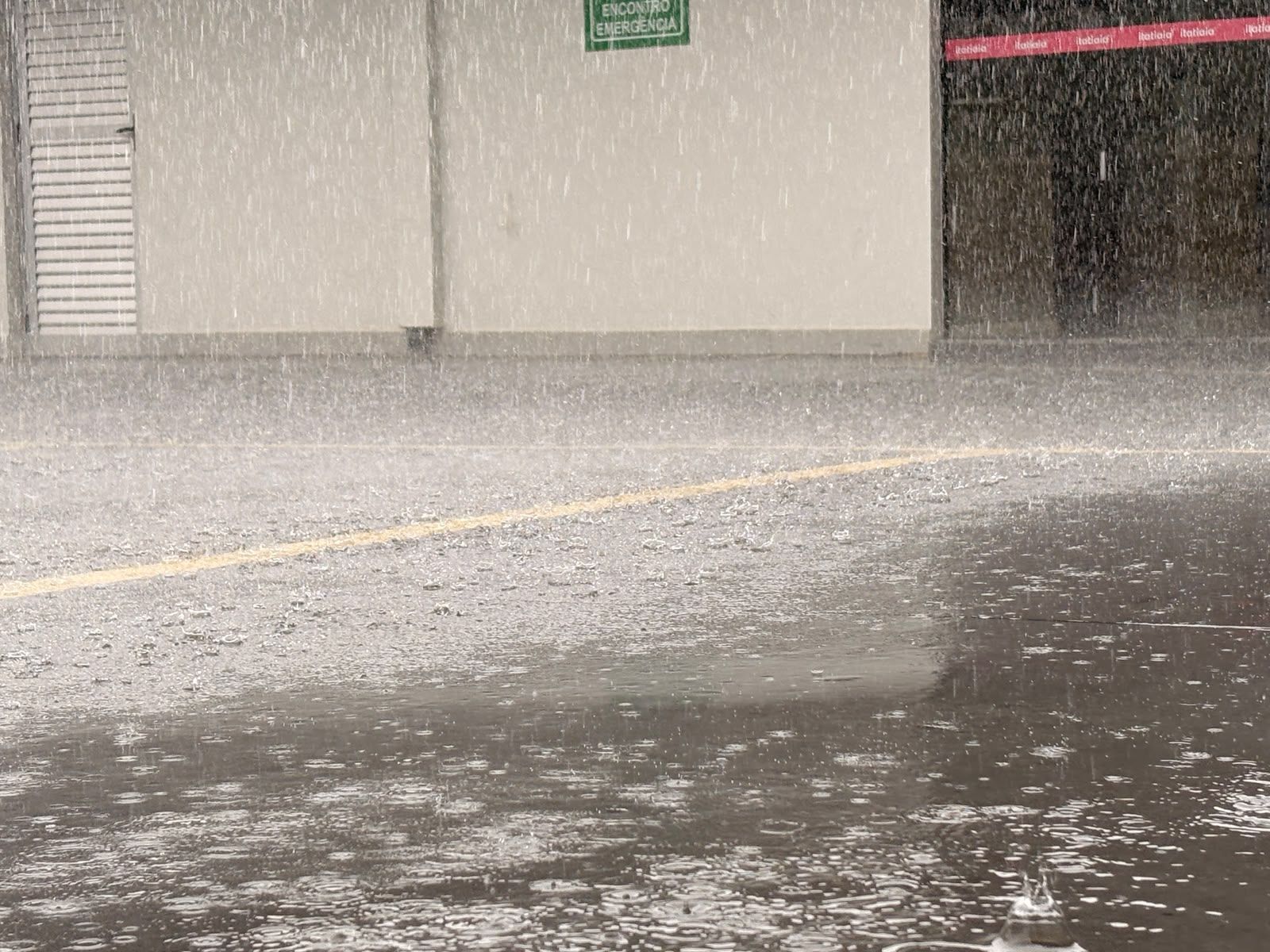 Chove forte em Belo Horizonte: alertas de perigo e granizo do Inmet já avisavam sobre tempestade