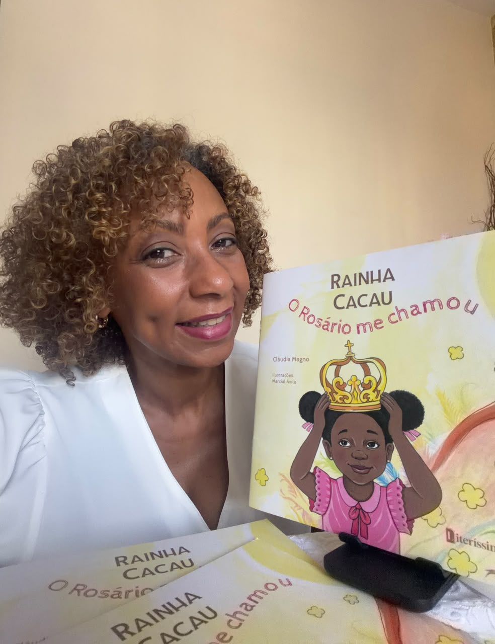 Fé e ancestralidade: escritora lança 2ª edição de 'Rainha Cacau' em BH