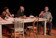 Espetáculo 'Colisão' chega ao Teatro Marília para discutir conflitos geracionais entre pai e filho