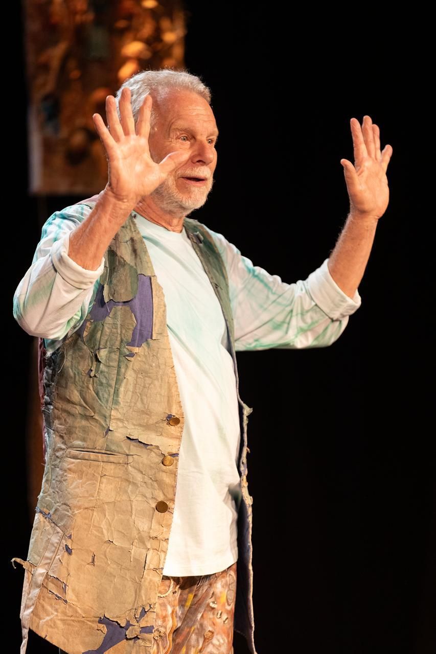 Teatro em Movimento leva espetáculo com Jonas Bloch a Congonhas