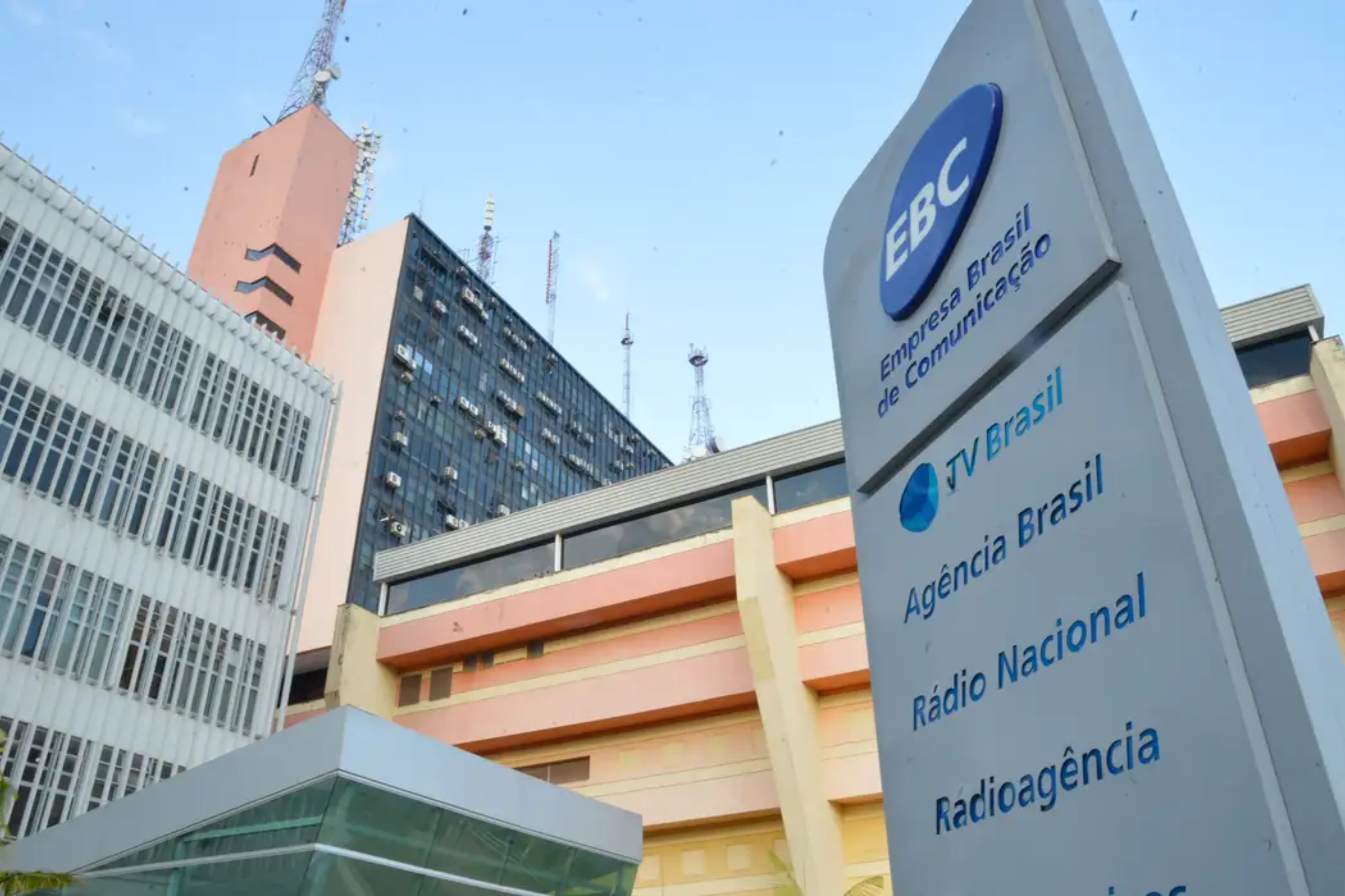 EBC nega responsabilidade por falha de áudio em propaganda eleitoral de Flávio