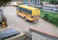 Vídeo mostra novo ângulo do acidente com micro-ônibus escolar em Cipotânea-MG