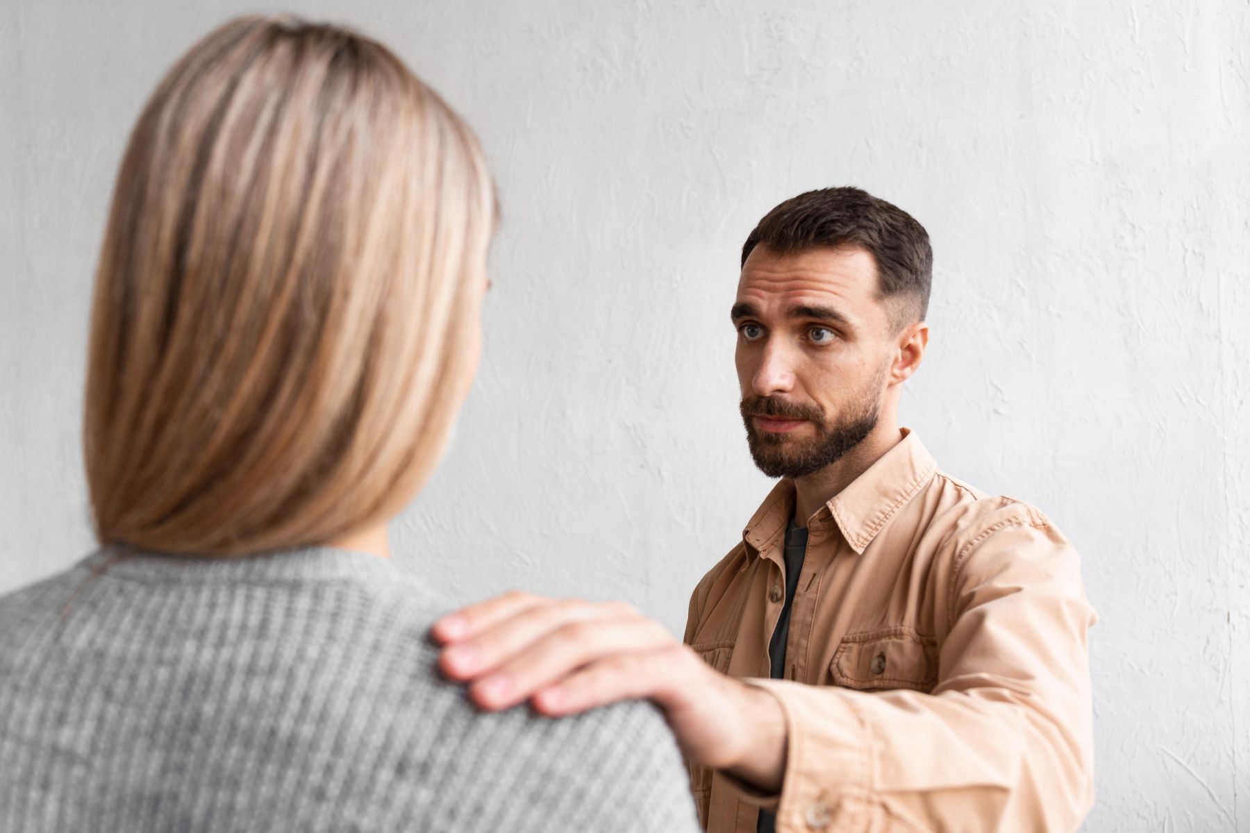 Por que reconhecemos um rosto, mas esquecemos o nome? A psicologia explica