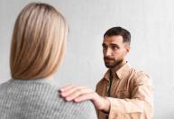 Por que reconhecemos um rosto, mas esquecemos o nome? A psicologia explica