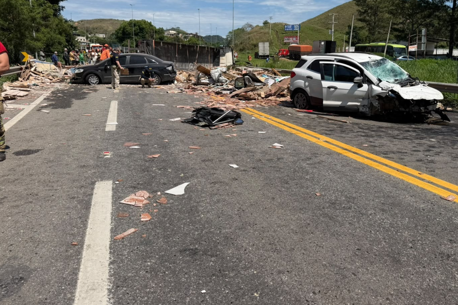 Cinco pessoas de uma família de Juiz de Fora morrem em acidente na Barra do Piraí, no RJ