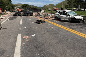 Quem são as vítimas de acidente de carro que matou 5 pessoas da mesma família no Rio de Janeiro