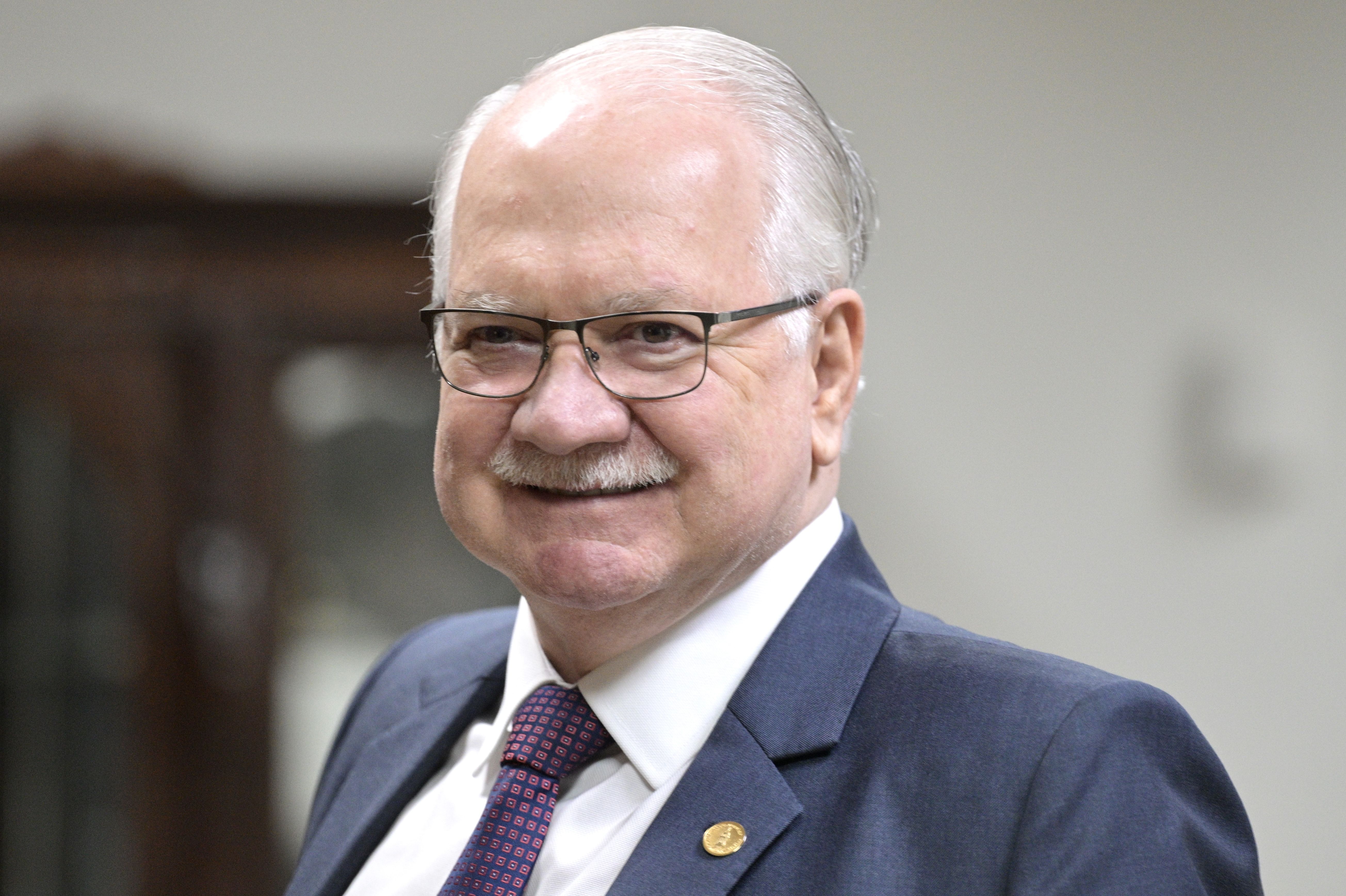Fachin analisa 104 procedimentos antes de arquivar o inquérito das fake news no STF