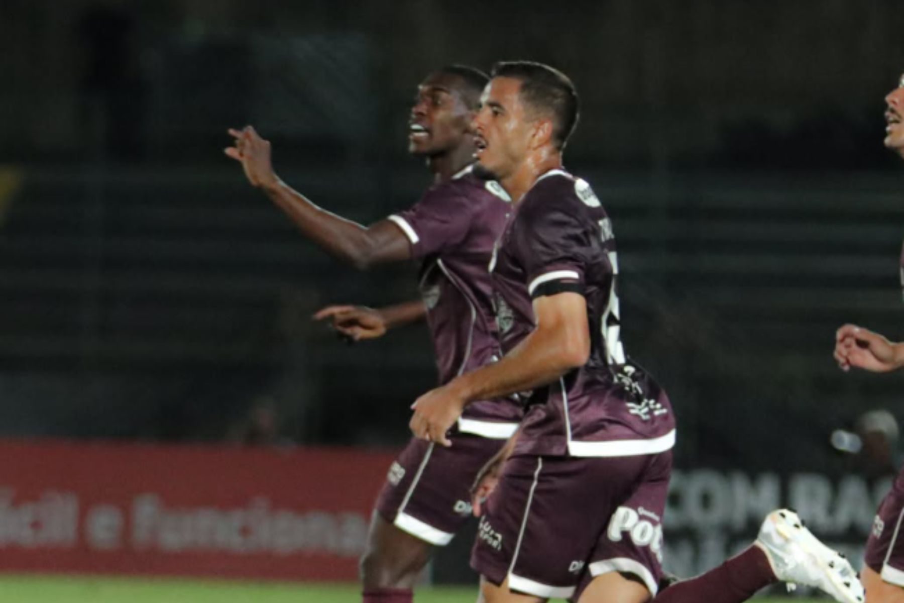 Com gol no fim, Ferroviária busca empate com Maringá no jogo de ida da final da Série C