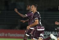 Com gol no fim, Ferroviária busca empate com Maringá no jogo de ida da final da Série C