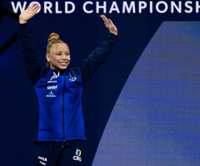 Flávia Saraiva conquista bronze na trave no Mundial de Ginástica