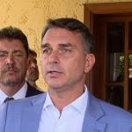 Flávio Bolsonaro diz que aceitará resultado das urnas: 'Não há caminho fora da política'