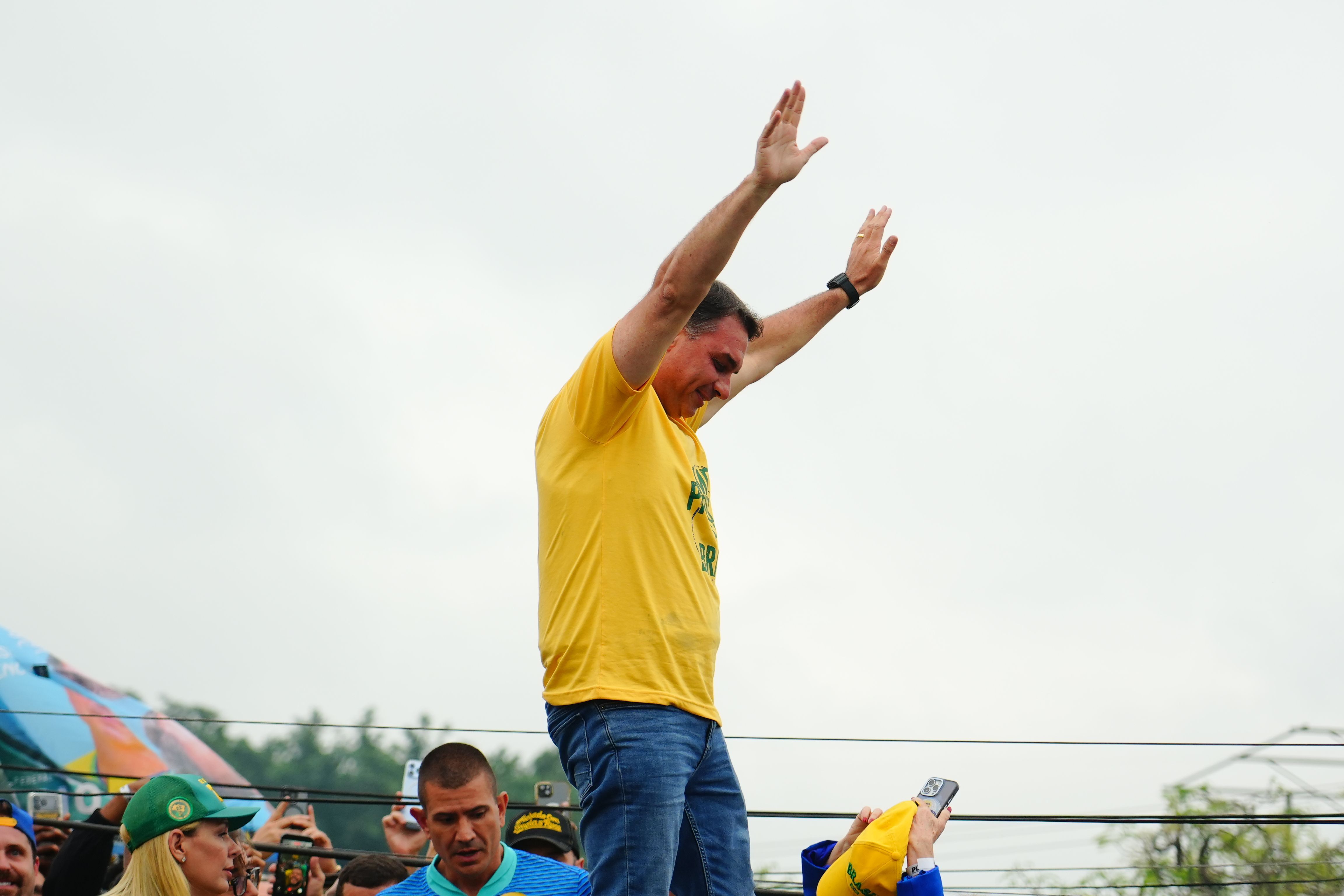 Argentina nega que Flávio Bolsonaro tenha pedido asilo ou entrado no país