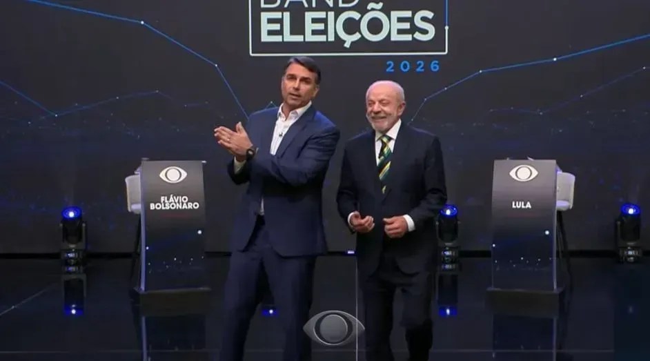 Lula chama Flávio Bolsonaro de "miliciano", que rebate dizendo temer ter a carteira roubada